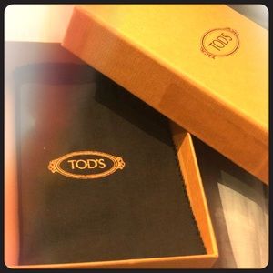 TOD’S credit card wallet holder *BRAND NEW*